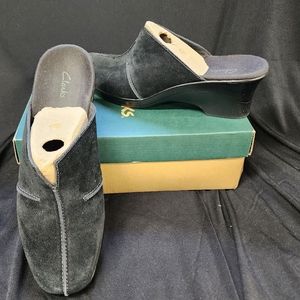 Clarks Delight Mules Black Nubuck Leather Size 8 - Gently Worn